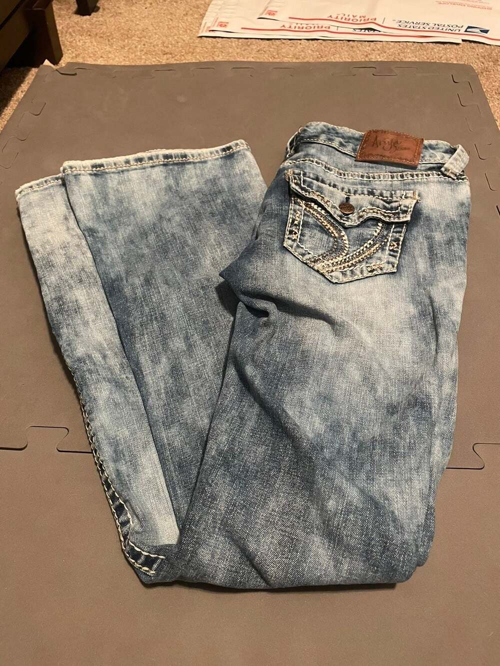 Ariya Jeans Women's Acid Wash Flap Pocket Flare Leg Denim Jeans Size 7/8